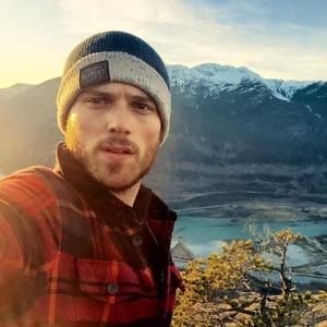 Meet your Posher, Mogi